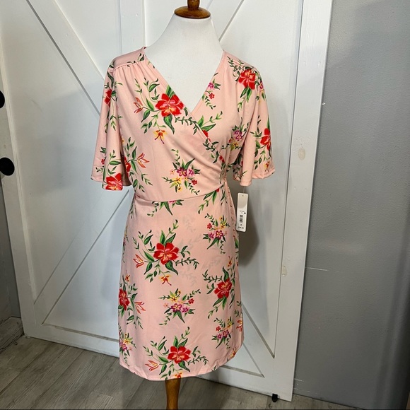 Pink floral wrap dress - Picture 6 of 7
